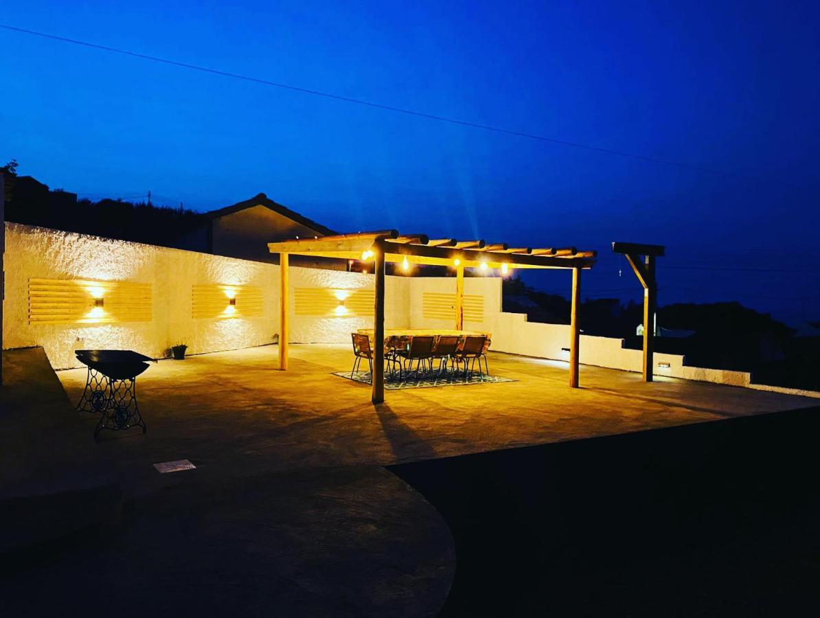Casa Da Fonte - Alojamento Local Com Jacuzzi Nordeste  Bagian luar foto