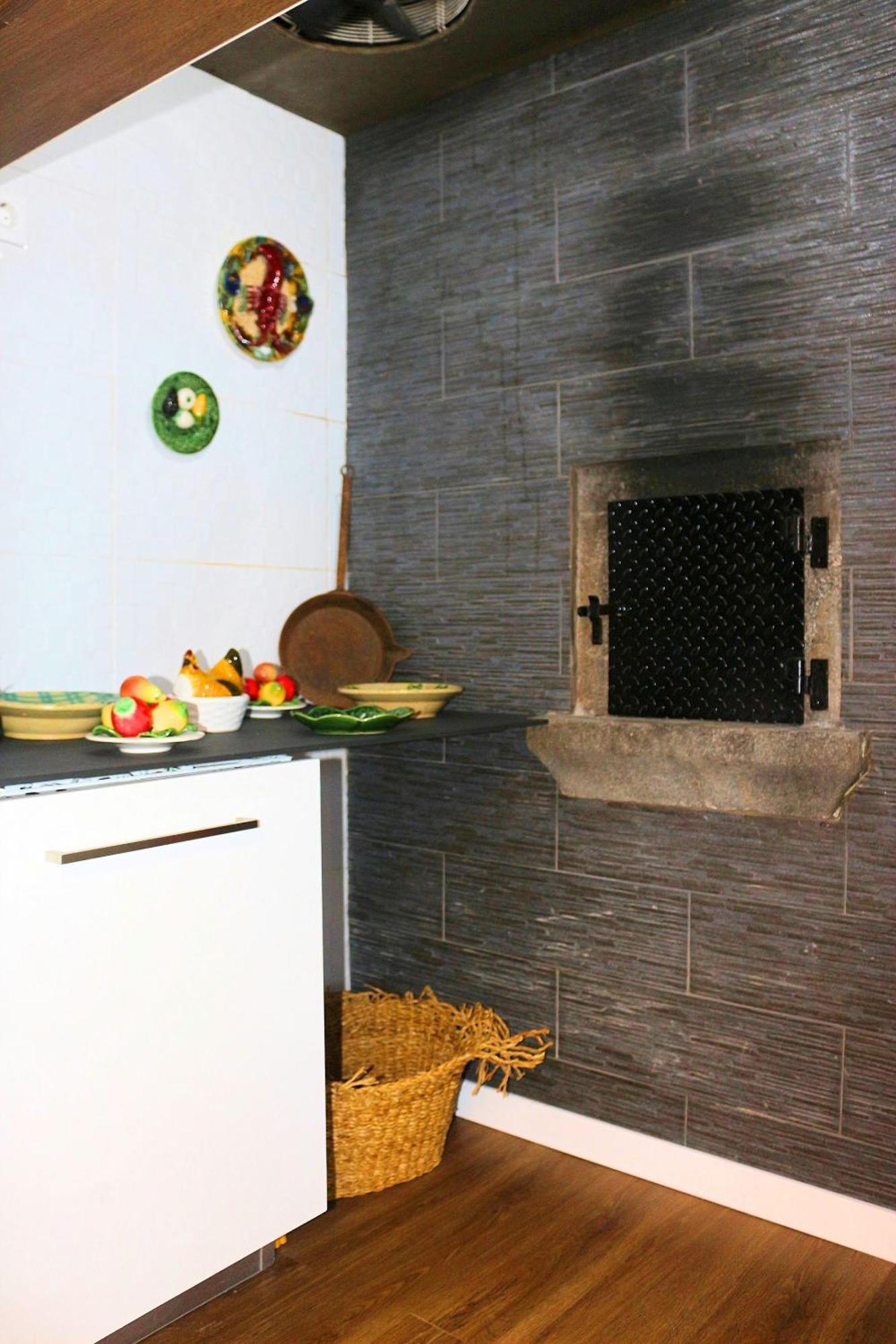 Casa Da Fonte - Alojamento Local Com Jacuzzi Nordeste  Bagian luar foto